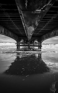 Превью обои море, вода, мост, чб