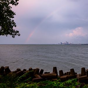 Превью обои море, вода, радуга, горизонт, сумерки