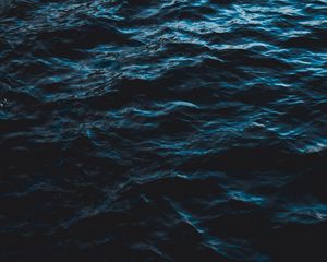 Превью обои море, вода, рябь, волны, темный, поверхность