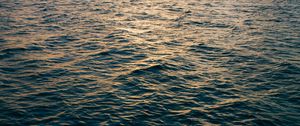 Превью обои море, вода, волны, свет, блики