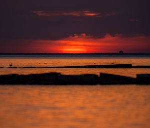 Превью обои море, вода, закат, темный