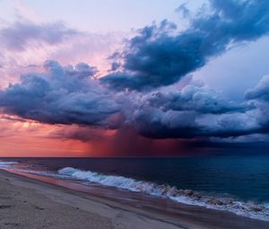 Превью обои море, волна, облака, шторм, берег, пейзаж