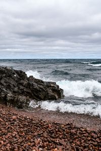 Превью обои море, волны, берег, галька, камни, природа