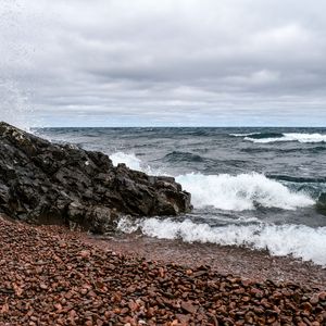 Превью обои море, волны, берег, галька, камни, природа