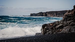 Превью обои море, волны, брызги, скалы, пейзаж