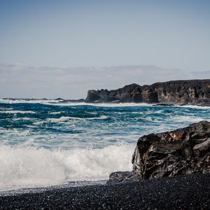 Превью обои море, волны, брызги, скалы, пейзаж