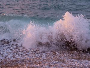 Превью обои море, волны, брызги, вода, всплеск, берег