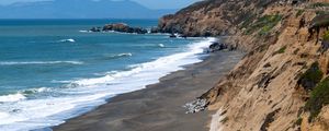 Превью обои море, волны, гора, пляж, пейзаж