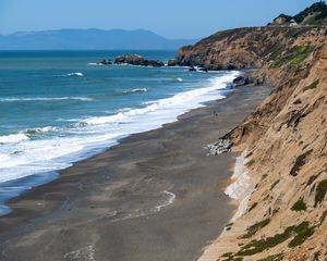 Превью обои море, волны, гора, пляж, пейзаж