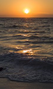 Превью обои море, волны, горизонт, закат, темный