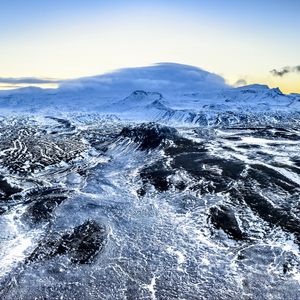 Превью обои море, волны, холмы, снег, природа