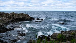 Превью обои море, волны, камни, скалы, пейзаж, горизонт
