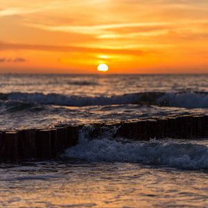 Превью обои море, волны, прибой, закат