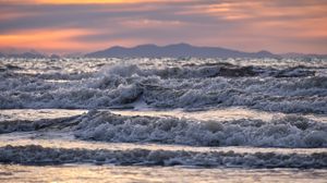 Превью обои море, волны, вода, сумерки, пейзаж