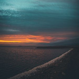 Превью обои море, закат, горизонт, берег, небо