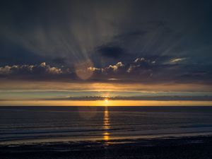Превью обои море, закат, горизонт, небо, вода, облака