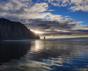 Превью обои море, закат, скала, вода, птицы, пляж