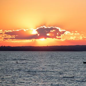 Превью обои море, закат, солнце, облако, сумерки