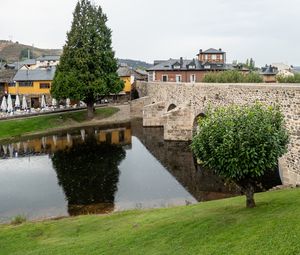 Превью обои мост, дома, река, деревья