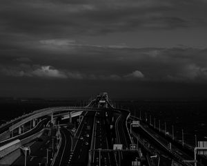 Превью обои мост, дорога, запутанный, чб, темный