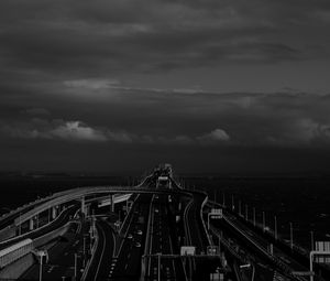 Превью обои мост, дорога, запутанный, чб, темный