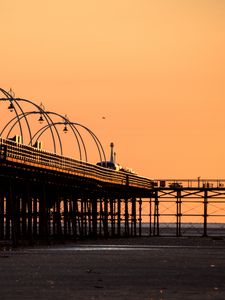 Превью обои мост, фонари, берег, море