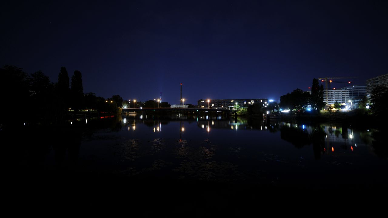 Обои мост, фонари, ночь, река, отражение