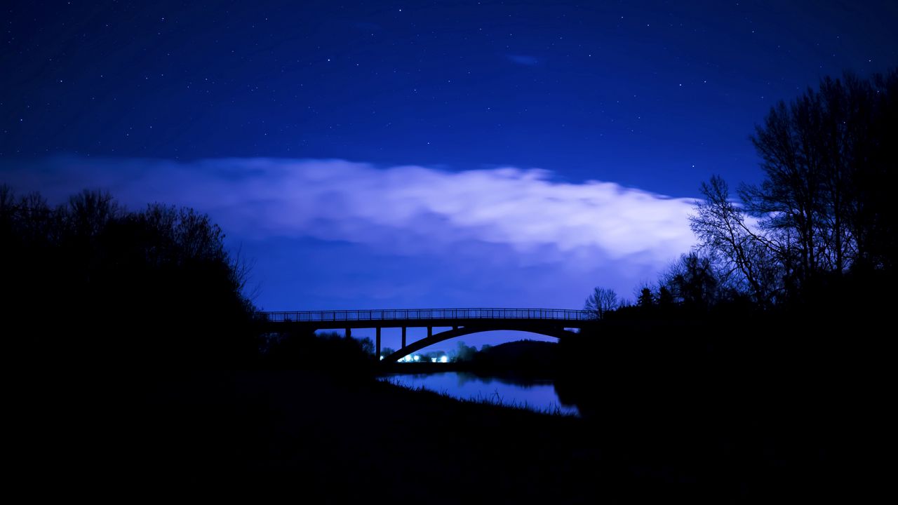 Обои мост, ночь, звездное небо, облака