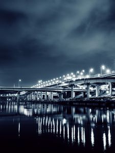 Превью обои мост, огни, вода, отражение, ночь, темный