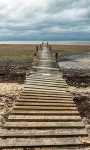 Превью обои мост, пирс, пляж, море, горизонт, облака, небо, пейзаж