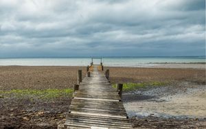 Превью обои мост, пирс, пляж, море, горизонт, облака, небо, пейзаж