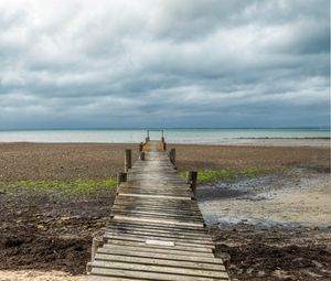 Превью обои мост, пирс, пляж, море, горизонт, облака, небо, пейзаж