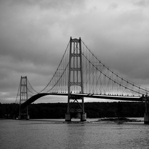Превью обои мост, река, архитектура, черно-белый