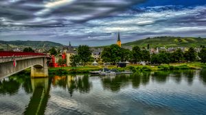 Превью обои мост, река, теплоходы, здания, деревья, облака, пейзаж