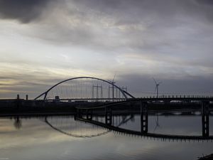 Превью обои мост, река, вода, отражение, облака, небо