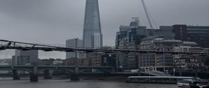 Превью обои мост, река, здания, туман, строительство