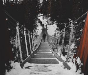 Превью обои мост, силуэт, снег, деревья, зима