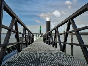 Превью обои мост, сваи, металл, море, небо