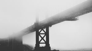 Превью обои мост, сваи, туман, море, черно-белый