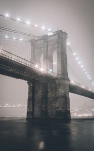 Превью обои мост, туман, огни, подсветка, город, мрак