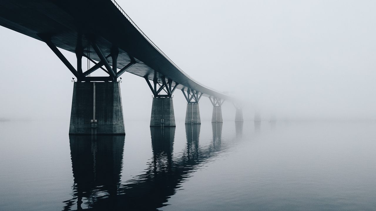 Обои мост, вода, отражение, туман