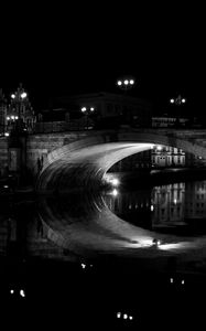 Превью обои мост, вода, отражение, архитектура, ночь, черно-белый, темный