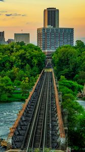 Превью обои мост, железная дорога, река, город, закат, пейзаж