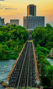 Превью обои мост, железная дорога, река, город, закат, пейзаж