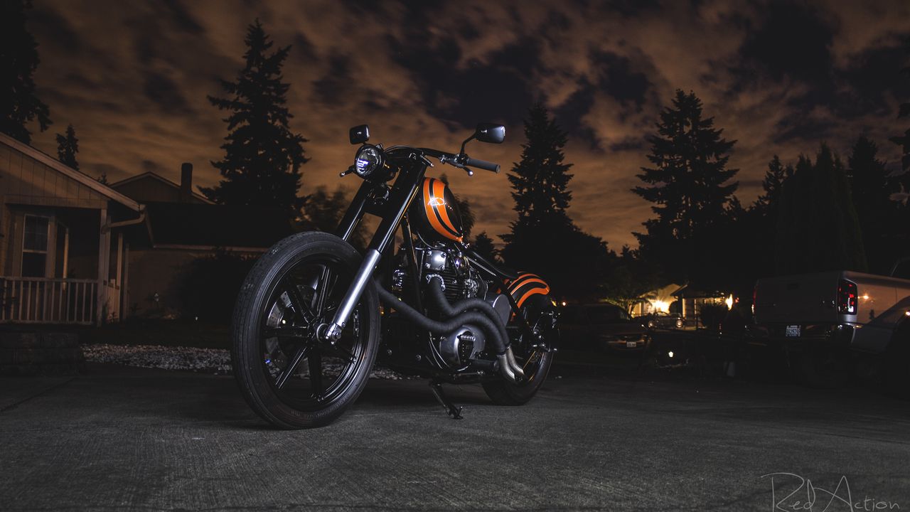 Обои мотоцикл, байк, оранжевый, черный, сумерки, темнота