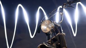 Превью обои мотоцикл, байк, свет, свечение, линия
