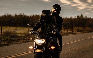 Превью обои мотоцикл, черный, байк, байкеры, дорога