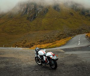 Превью обои мотоцикл, дорога, горы