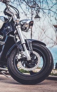 Превью обои мотоцикл, колесо, шина, вид сбоку