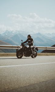 Превью обои мотоцикл, мотоциклист, дорога, горы